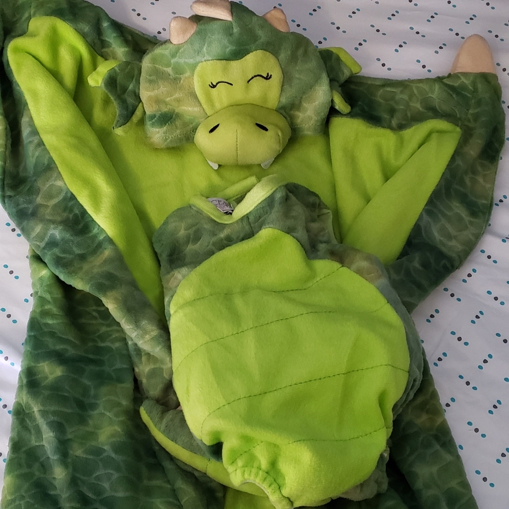 Newborn Dragon Costume